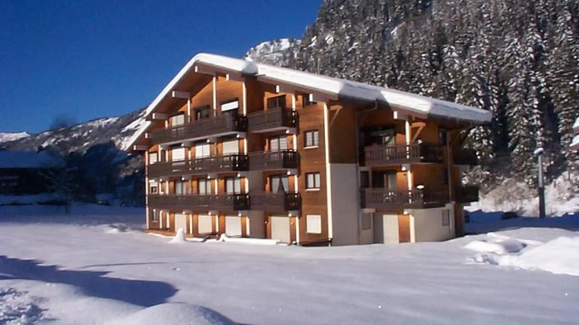 Appartement Cosy 4 Pers Avec Wi-Fi, Parking, Terrasse A Chatel - Fr-1-198-256