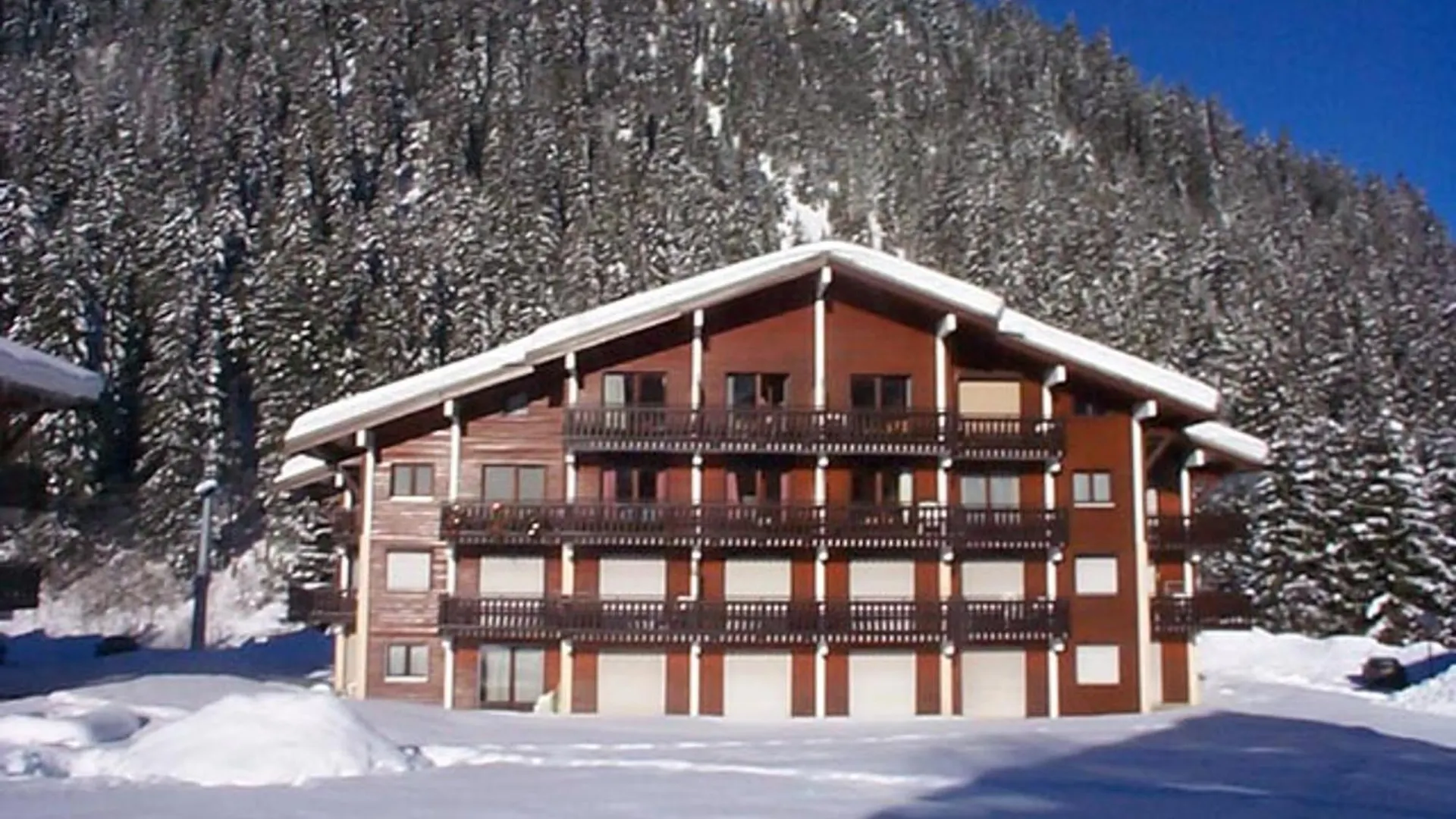 Appartement Cosy 4 Pers Avec Wi-Fi, Parking, Terrasse A Chatel - Fr-1-198-256 0*,
